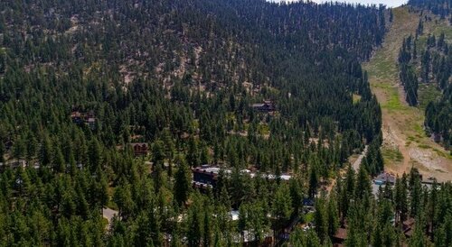 Heavenly Valley Townhouses, Забронировать Апарт-отель Саут-Лейк-Тахо South Lake Tahoe Area, рядом с Ганбаррел Экспресс