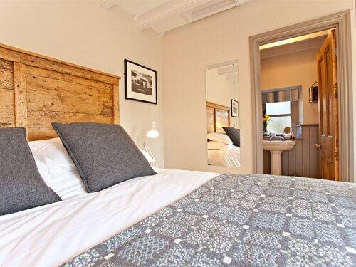 Grove Park B&B, Забронировать Отель «постель и завтрак» Отели в центре Ньюпорт с завтраком, отели в центре Ньюпорт с завтраком