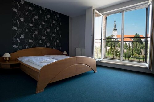 Hotel Diana, Đặt Khách sạn Khách sạn ở Trenčiansky kraj bao gồm bữa sáng, Bữa sáng