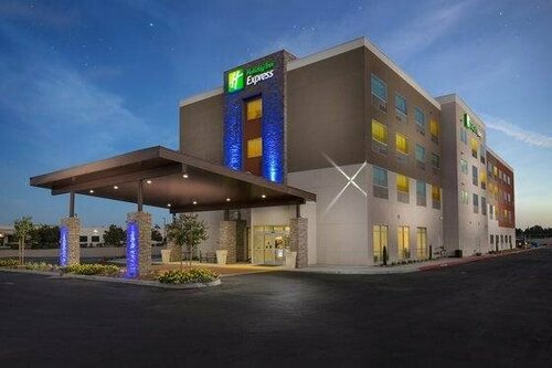 Holiday Inn Express Visalia-Sequoia Gateway Area, an IHG Hotel, Reserva ahora Hotel Visalia California
