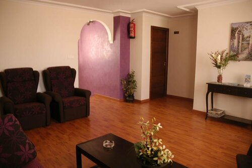 Hostal Cabrera, Забронировать Хостел Мотриль Коста-Тропикаль