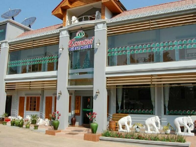 Famous Hotel