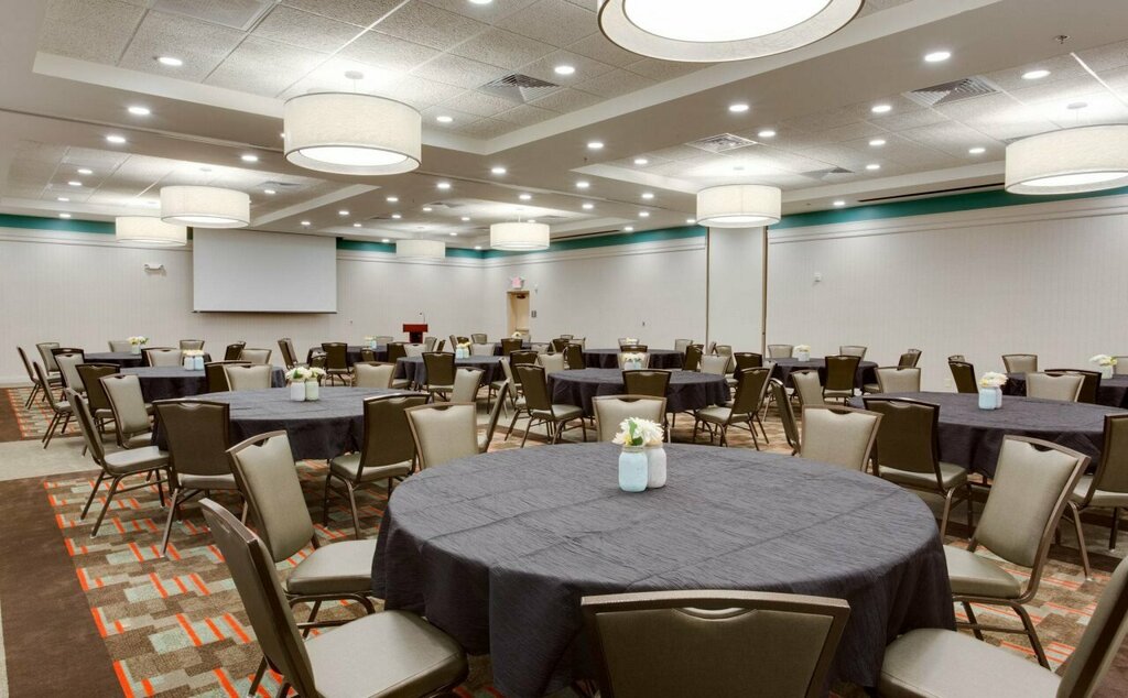 Drury Inn & Suites Charlotte Arrowood