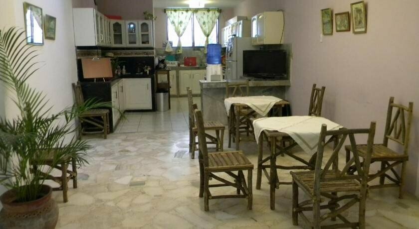 La Victoria Guest House
