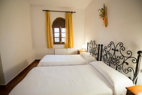 Hotel Rural Las Navas, Забронировать Отель Санта-Марта-де-лос-Баррос Бадахос