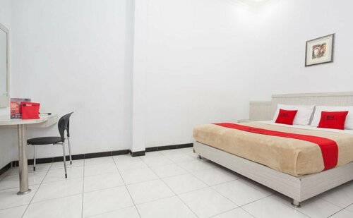 RedDoorz Near Terminal Arjosari, Забронировать Отель Маланг провинция Восточная Ява