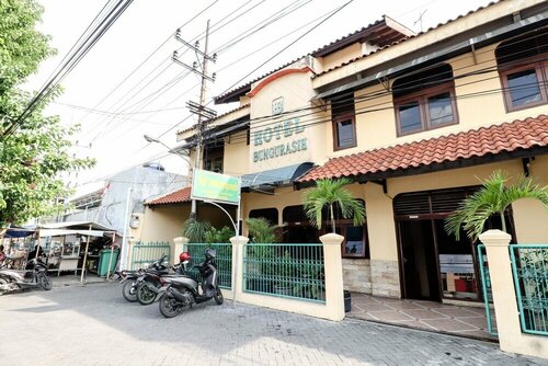 Hotel Bungurasih, Prenota Hotel Sidoarjo East Java