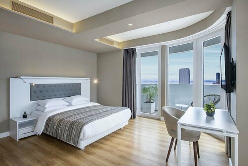 Batumi Courttyard Sea View, Buchen Sie Ferienwohnung Batumi 