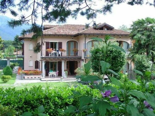 Residence Villa Margherita, Varaa Villa Piemonte huvilat, Villa