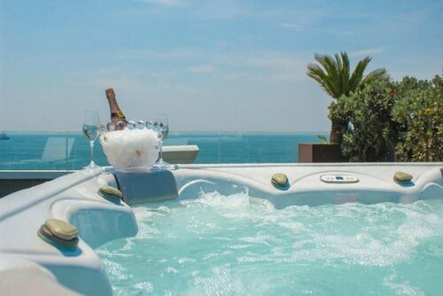 Hotel & Resort Tre Fontane Luxury, Buchen Sie Resort Portici Kampanien