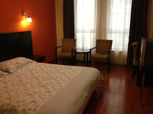 Motel 168 Wu Luo Road Inn, Prenota Motel Wuhan Hubei