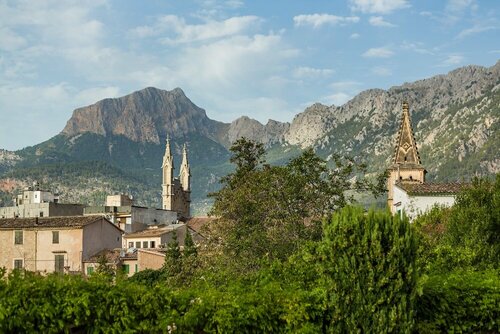 Hotel Cal Bisbe, Забронировать Отель Отели Sierra de Tramuntana с парковкой, Парковка