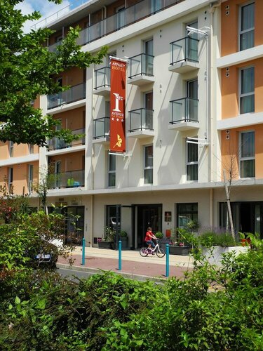 1Ere Avenue Val Senart, Book Villa Hoteller i Essonne med morgenmad, Morgenmad