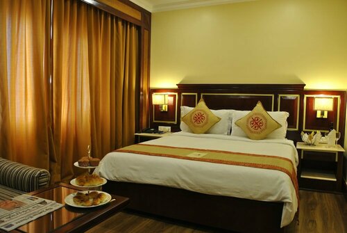 Hotel Dynasty, Забронировать Отель Отели и гостиницы Гувахати, рядом с Guwahati Planetarium, Отель