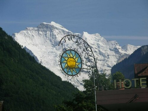 Hotel Sonne Interlaken-Matten, Забронировать Отель Отели Берна кантона с бассейном, Бассейн