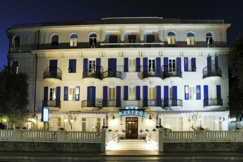 Hotel Alfieri, Забронировать Отель Алассио Ривьера-делле-Пальме