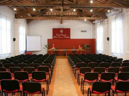 Palazzo Servanzi Confidati, Забронировать Отель Бизнес-отели Сан-Северино-Марок, 4* 5*