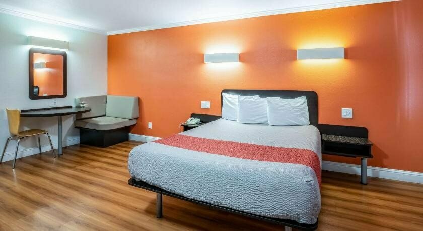 Motel 6 Lodi