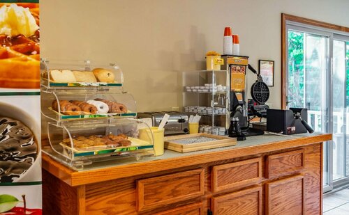 Quality Inn Lakefront, Забронировать Отель Отели Сент-Игнас 4 звезды, 4*