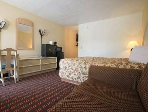Regency Inn Pigeon Forge, Забронировать Отель Отели Пиджен-Фордж с парковкой, рядом с Торговый центр Pigeon Forge Factory, Парковка