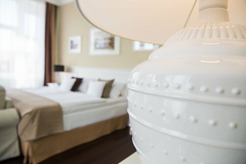Hotel Stralsund, Забронировать Отель Отели Штральзунда с завтраком, рядом с Немецкий океанографический музей, Завтраки