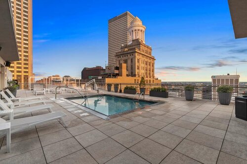 Hilton Garden Inn New Orleans French Quarter/CBD, Забронировать Отель Французский квартал Новый Орлеан, рядом с Chez Vodun