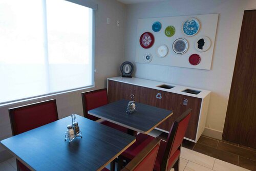 Holiday Inn Express Hotel & Suites West Coxsackie, Book Hotel  