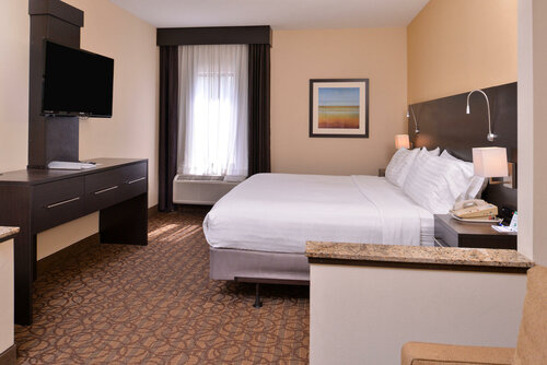 Holiday Inn Express Hotels & Suites Topeka, Rezervați Hotel Topeka Kansas
