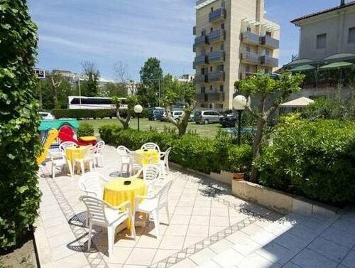 Hotel Pigalle, Забронировать Отель Риччоне Побережье Римини