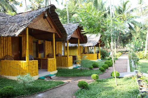 Savithri Inn Bamboo Cottages & Resorts, Забронировать Отель Отели Варкала с парковкой, Парковка