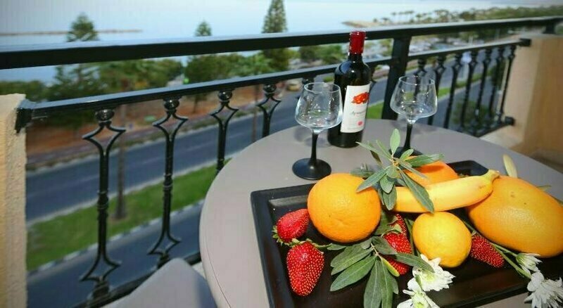 Pier Beach Hotel Apartments