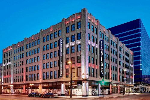 SpringHill Suites by Marriott Milwaukee Downtown, Book Hotel Milwaukee Wisconsin