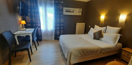 Hôtel Chastellares, Забронировать Отель Отели Сент-Этьен-де-Тине 3 звезды, 3*