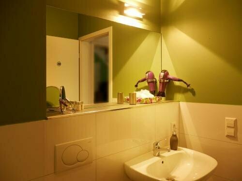 Trafohaus am Kaiserbahnhof, Book Pension Bruehl Nordrhein-Westfalen