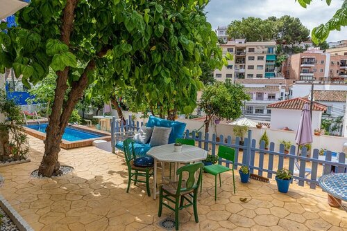 Blue Castle GuestHouse, Забронировать Гостевой дом Гостевые дома Малаги - центра, рядом с Интерактивный музей музики, Гостевой дом