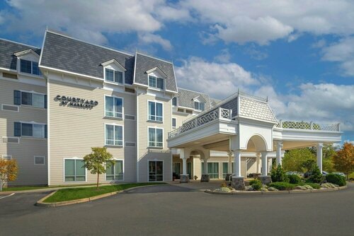 Courtyard Lenox Berkshires