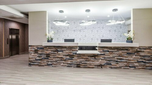 Hollywood Inn Suites Hotel, Забронировать Отель Отели Гардины с бассейном, Бассейн