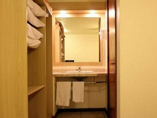 Hotel Antonios, Забронировать Отель Недорогие отели Санта-Крус-ду-Сул, недорого
