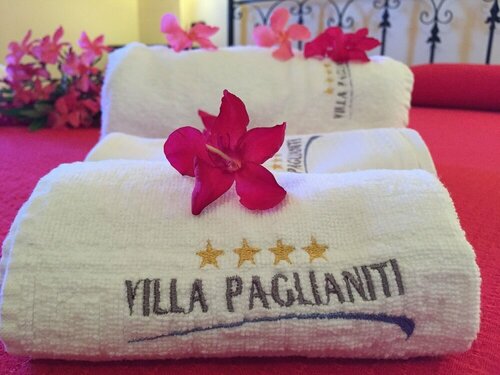Villa Paglianiti - Your FAMILY Residence, Prenota Villa Hotel a Briatico con parcheggio, Parcheggio