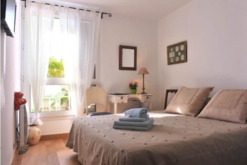 La Petite Maison, Забронировать Отель «постель и завтрак» Марсель Буш-дю-Рон