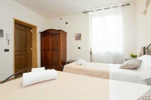 Le Camere Di Aladino, Book Guesthouse Carugate Lombardy