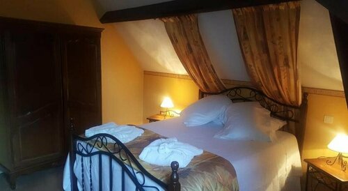 LOGIS - Hôtel & Restaurant Le Gonfalon, Réserver Hôtel Germigny-l'Évêque 