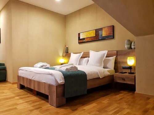 Maison Boutique Hotel, Забронировать Бутик-отель Отели Тбилиси с парковкой, рядом с Цминда Самеба, Парковка