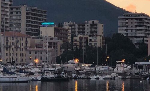 Castel Vecchio, Забронировать Отель Отели в центре Аяччо, в центре