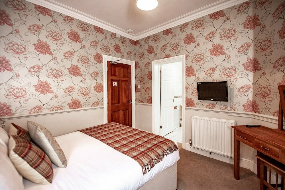 Trivelles WaterhallCountry House