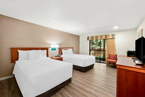 Best Western Stagecoach Inn, Забронировать Отель Отели Поллок-Пайнс с завтраком, Завтраки