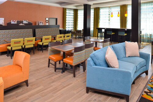 Holiday Inn Express & Suites Austin South, an IHG Hotel, Buchen Sie Hotel Hotels in Greater Austin mit Pool, Schwimmbad