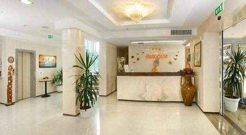 Hotel Aragosta, Забронировать Отель Римини - центр города Римини
