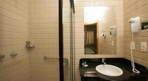 Grande Hotel Guarapuava, Забронировать Отель Отели в центре Гуарапуава с завтраком, отели в центре Гуарапуава с завтраком
