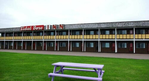 Tidal Bore Inn, Забронировать Отель Отели Труро с парковкой, Парковка
